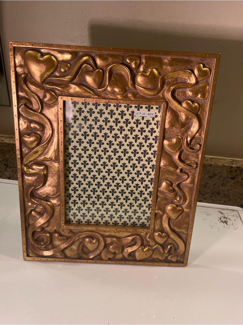 Gold Tone 3D Heart & Vine 9.25x11.25”Picture Frame for 5x7 Photo Wedding Val Day
